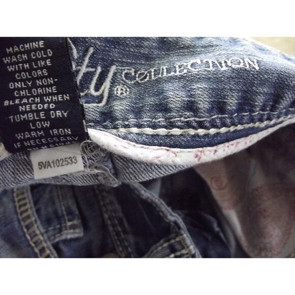 Vanity Jeans 28W X 33L Low Rise Flare Leg embellished pocket flaps embroidered - Picture 10 of 10